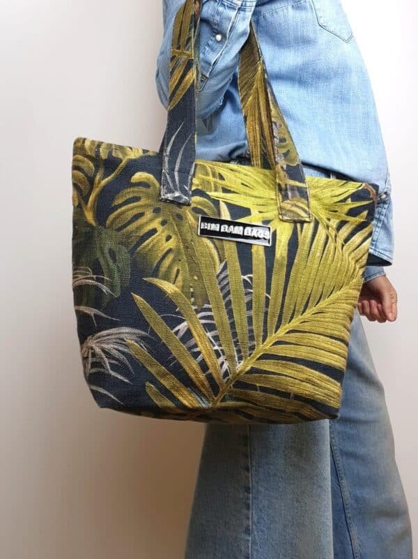 Tote Dark Palms