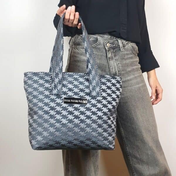Tote Grey Bat