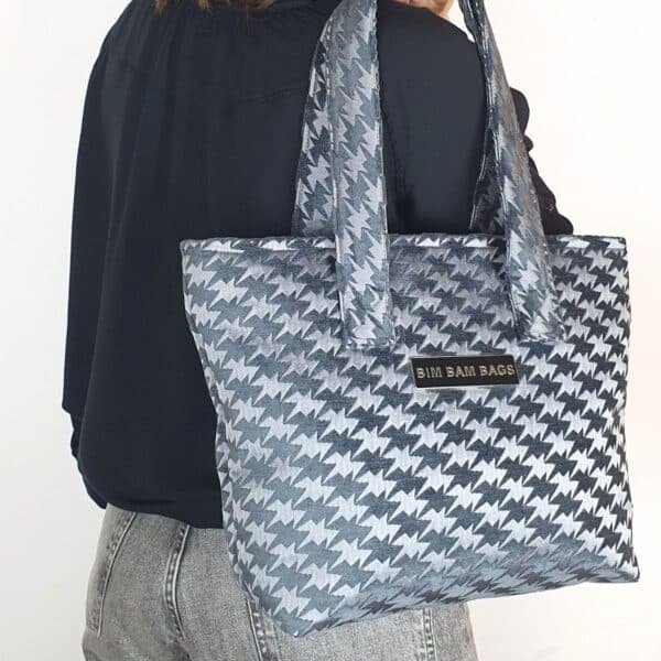Tote Grey Bat